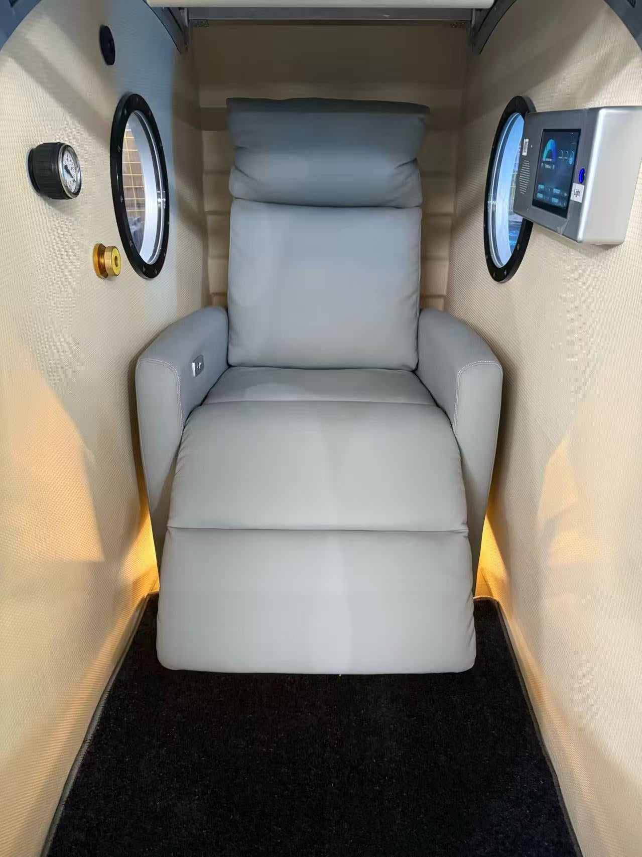 HP750 Hyperbaric Chamber